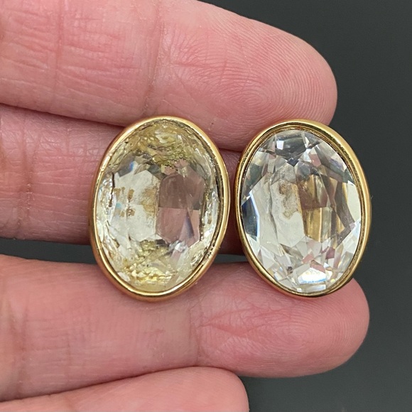 Vintage GIVENCHY New York Goldtone Oval Clear Crystal Rhinestone Clip Earrings - Picture 4 of 16
